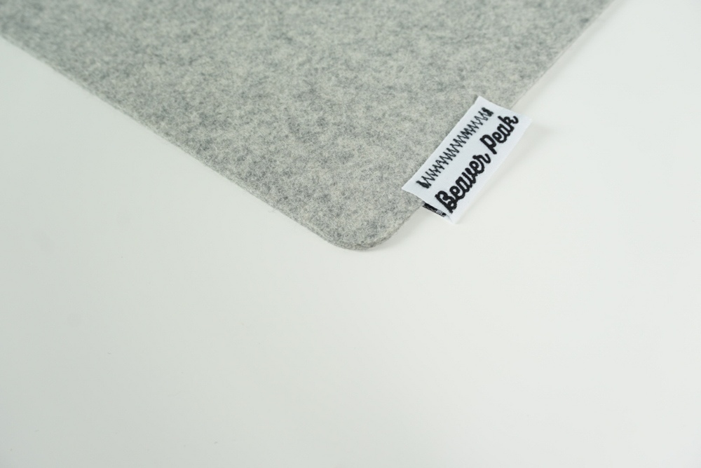 BeaverPeak merino wool desk mat grey - Close up