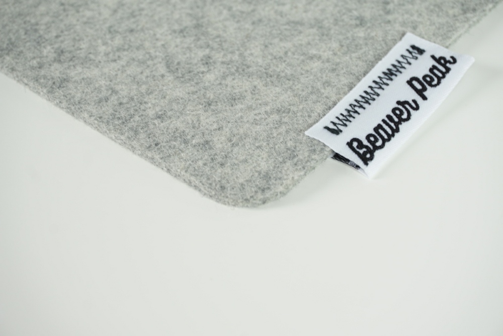 BeaverPeak merino wool desk mat grey - Close up